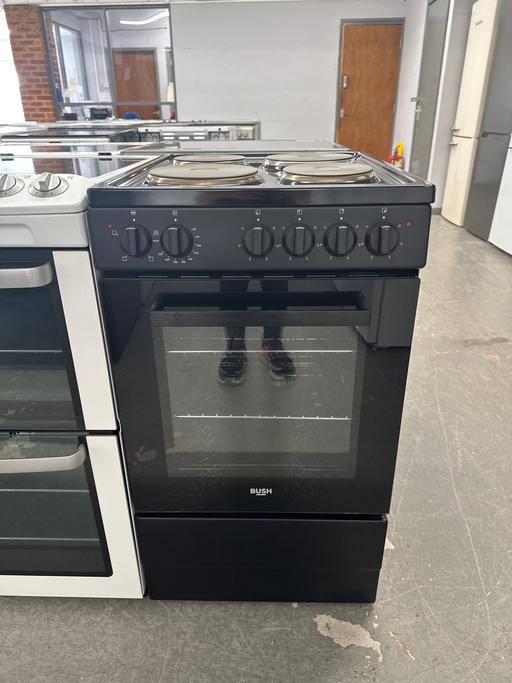  — Bush 50cm Solid Plate Electric Cooker
