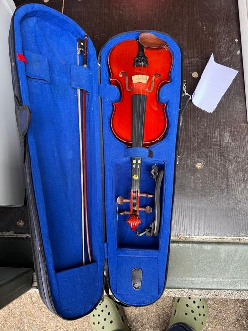  — Mini violin