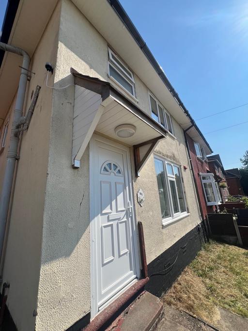  — 3 bedroom house in WS3 benefits accepted!