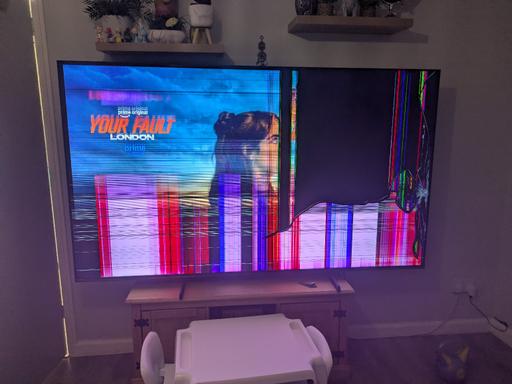 — Hisense 85" 4K Smart TV – Spares or Repair –