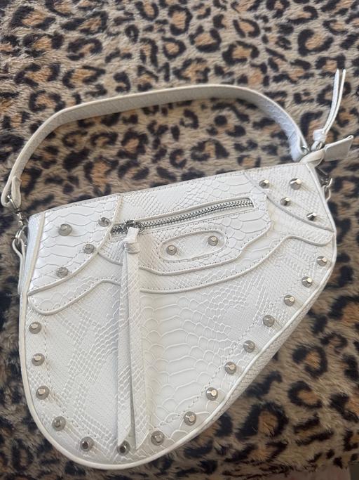  — White leather bag