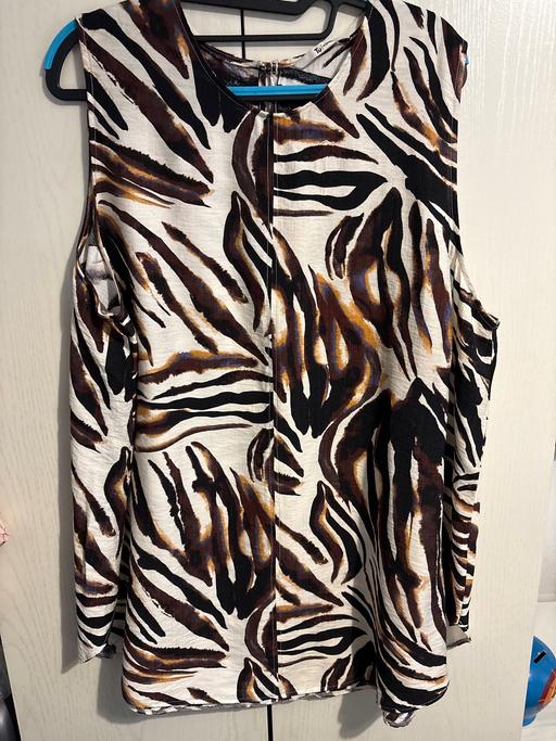 — Ladies blouse