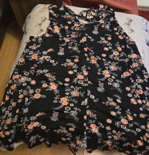  — ladies top