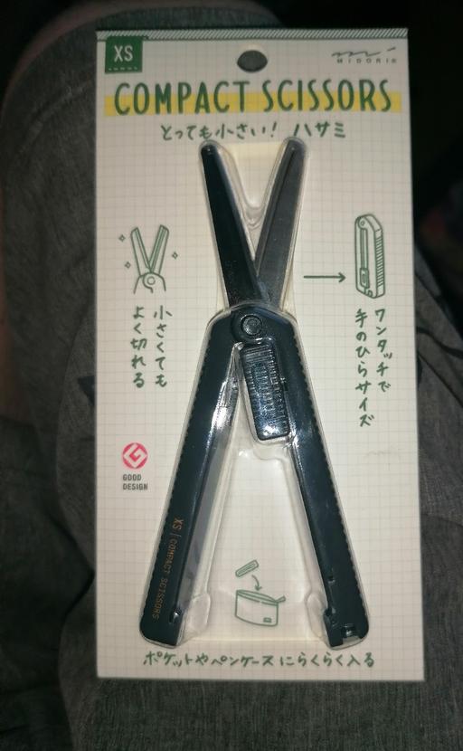  — fold up scissors