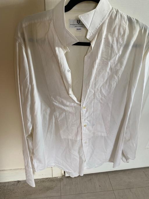  — Mens white tunic long sleeve shirt size S