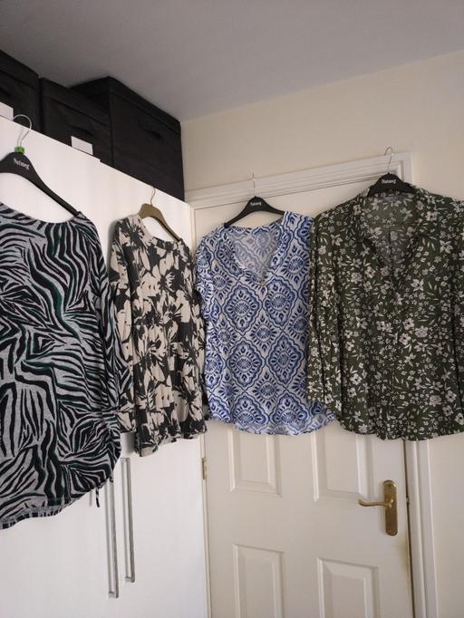  — Ladies tops(job lot)
