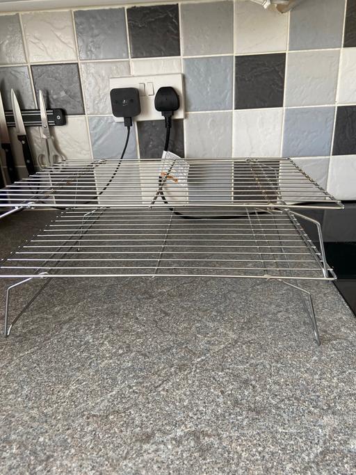  — 4 Baking Cooling Racks