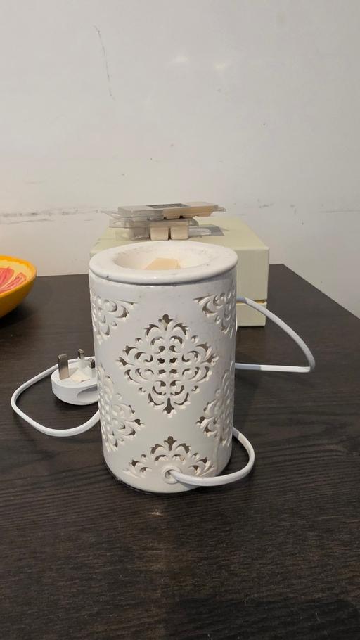  — Wax melt lamp