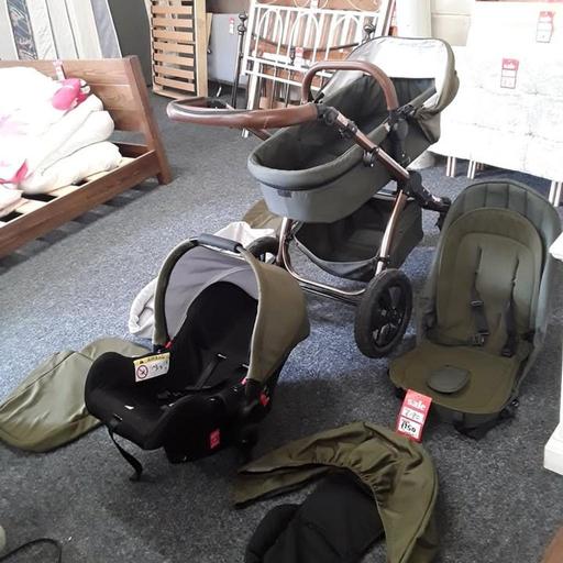  — Ickle Bubba Woodland Green pram & accessories