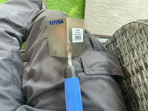  — Regina corner trowel
