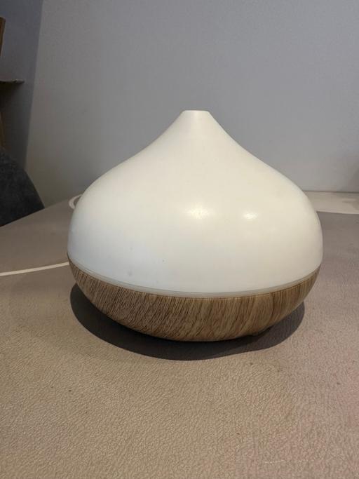  — Aromatherapy Colour Changing Diffuser