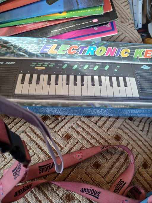 — small electronic keyboard