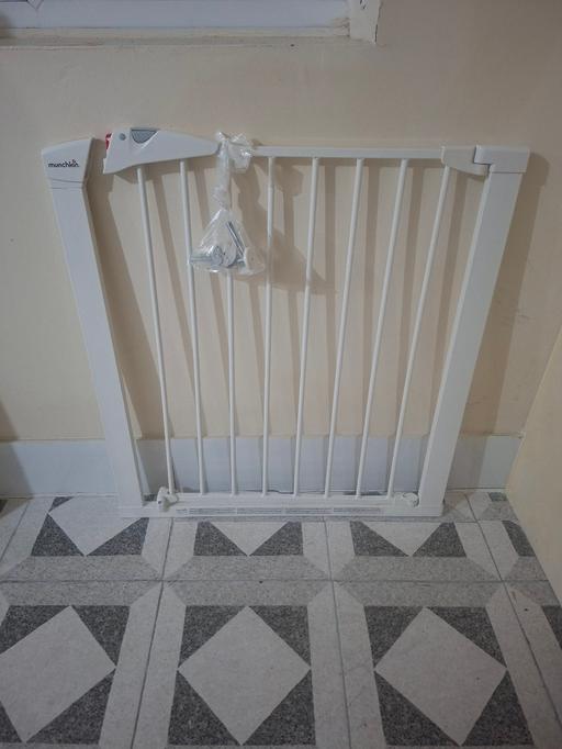  — white  stair safty  gate
