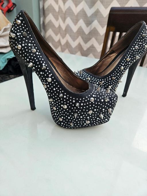  — womans shoes