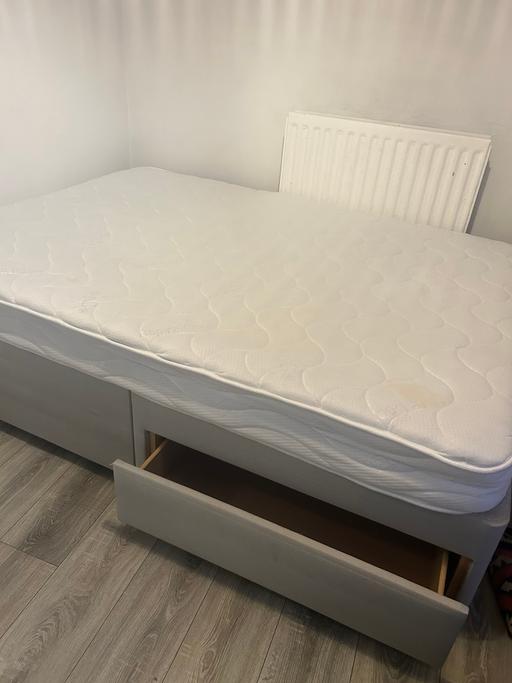  — Double Bed