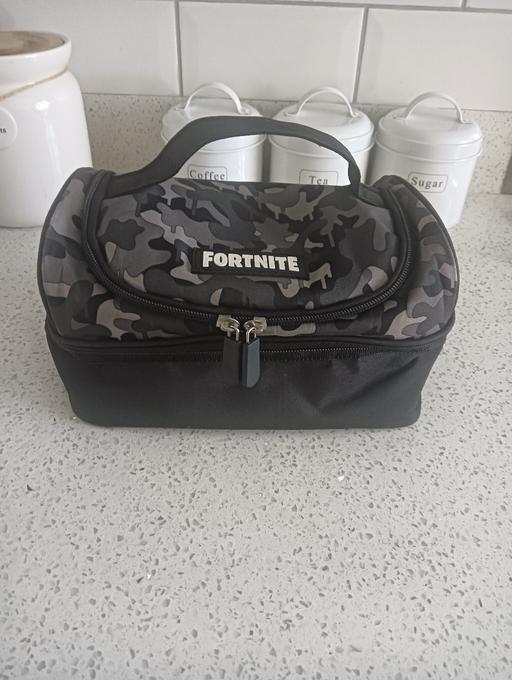  — FORTNITE Lunchbox