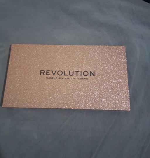  — Revolution pallete