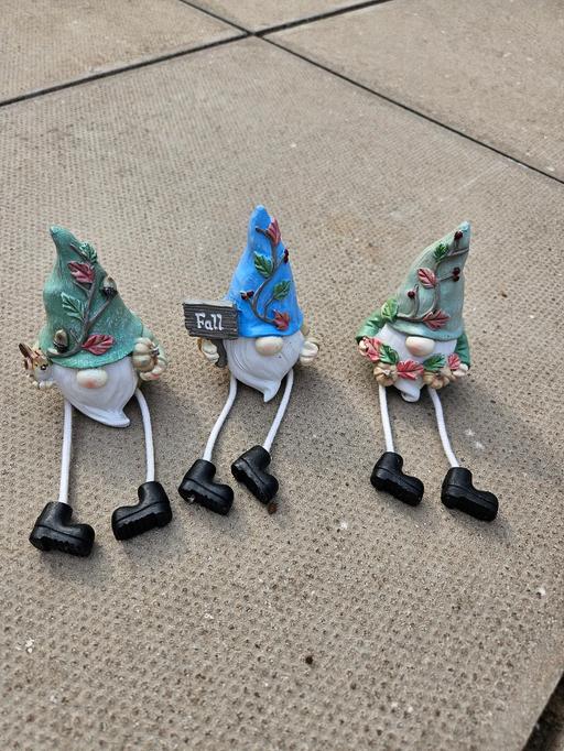  — gnomes dangly legs