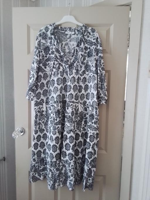  — size 16 oversized ladies dress