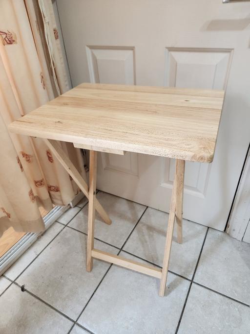  — folding wooden table