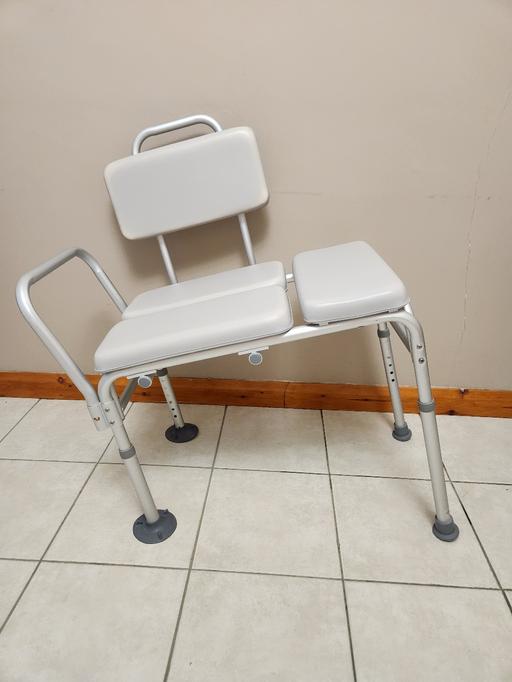  — Bath transfer bench