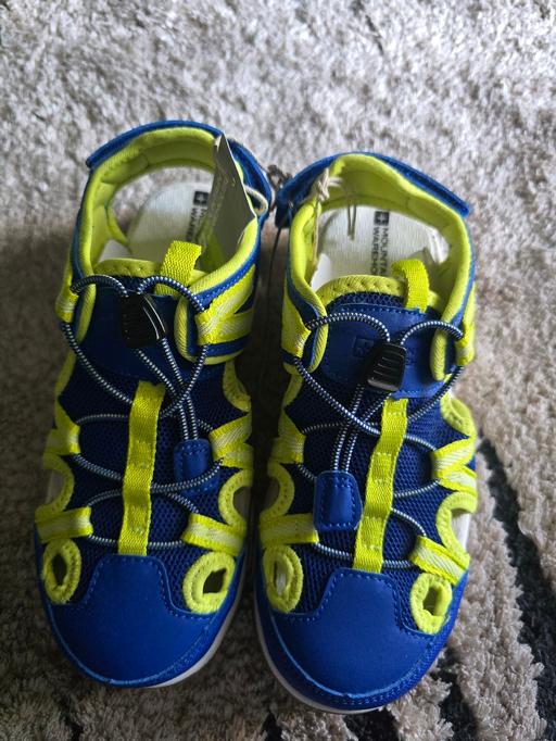  — NEW size 2 Mountain Warehouse sandals shoes