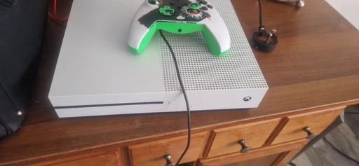  — xbox one with control