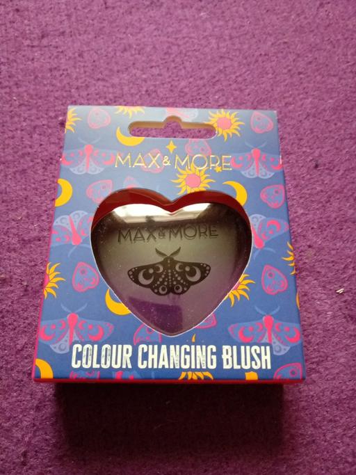  — brand new  COLOUR CHANGING BLUSH