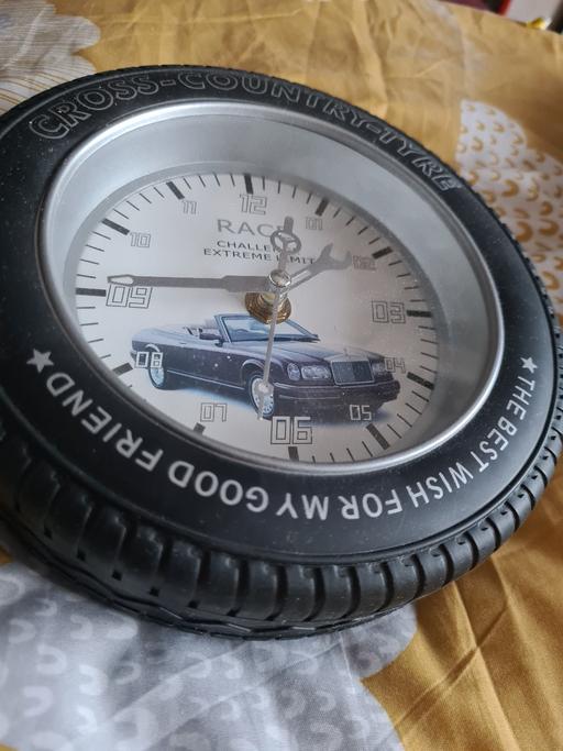  — Racing tyre clocks 
