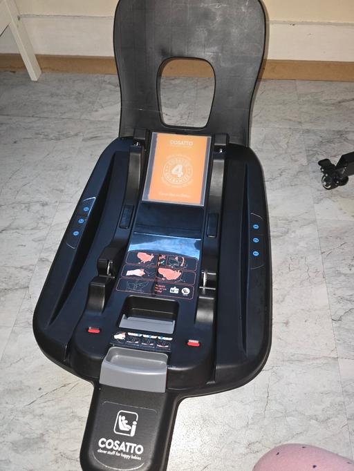  — cosatto isofix base never used.