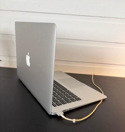  — MacBook Air