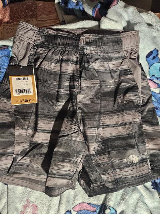  — BNWT NORTH FACE MENS SHORTS SIZE S