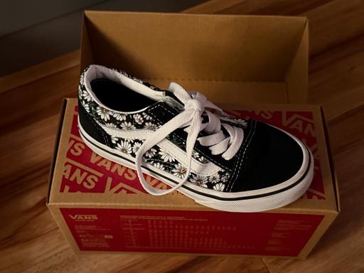  — Kids shoes