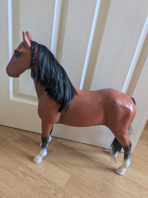  — large toy horse