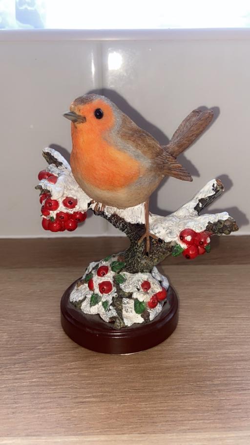  — Robin ornament