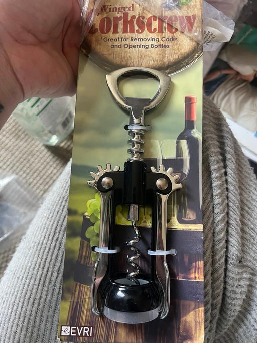 — New corkscrew bottle opener