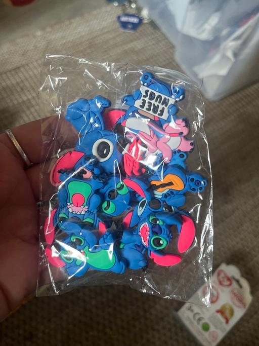  — New stitch croc charm bundle