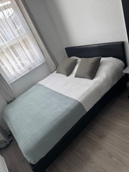  — Double bed