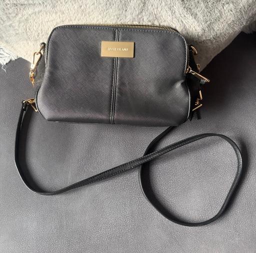  — River island bag