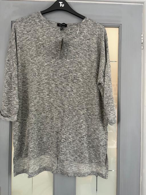  — Ladies top