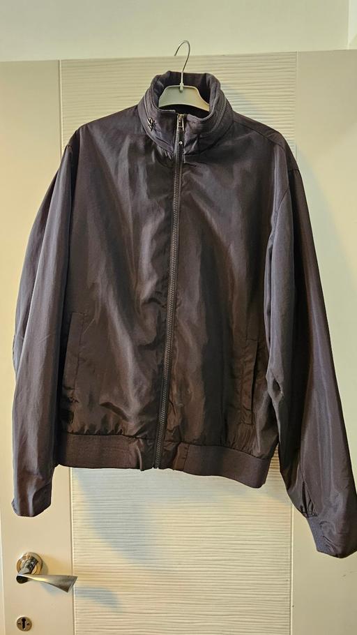  — Dark grey wind jacket with hood (men ,M)