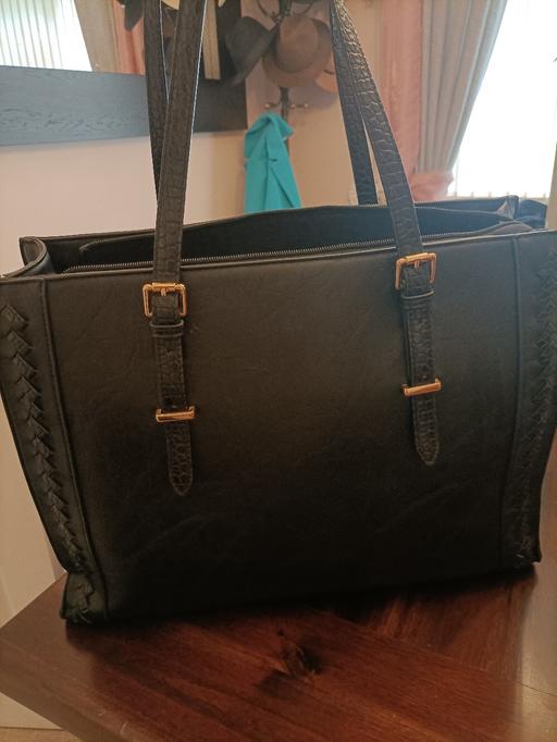  — ladies laptop bag