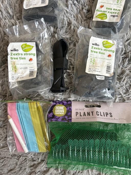  — Gardening items. Clips/ties/markers. New