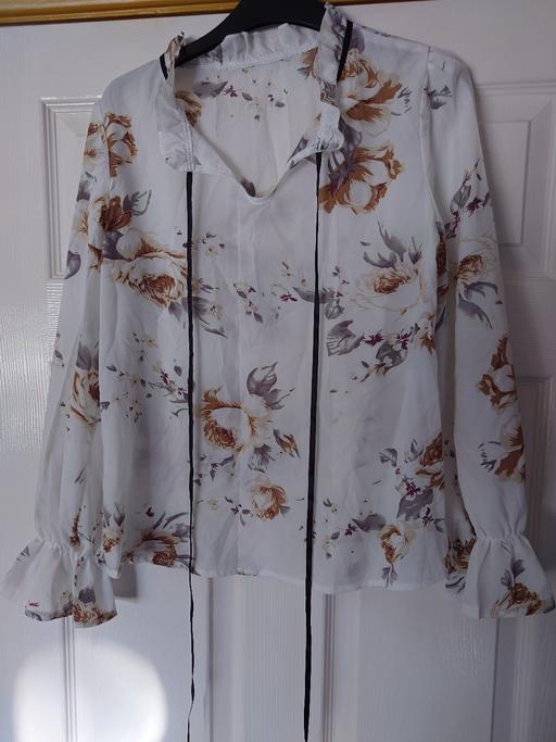  — Women's white floral shein blouse size M