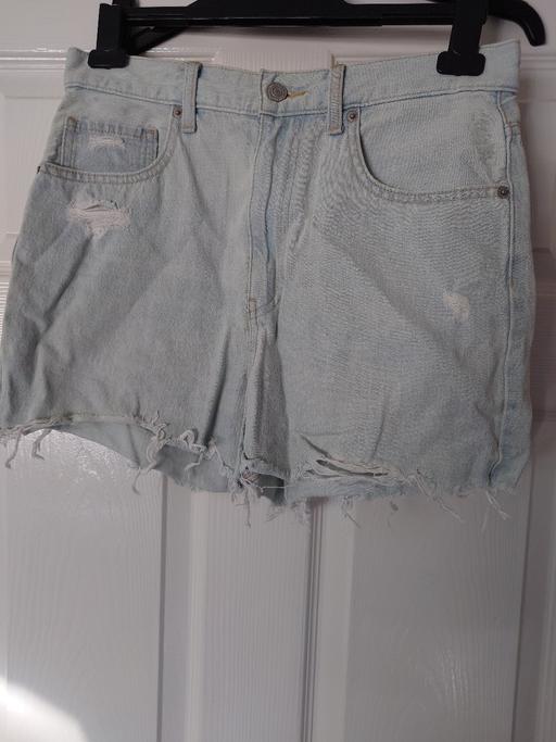  — Women's denim shorts size 27"
