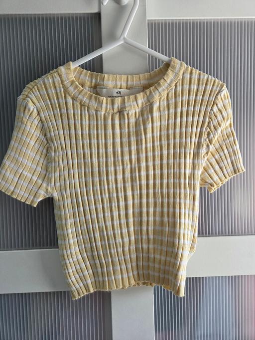  — Age 8-10 H&M stretchy top
