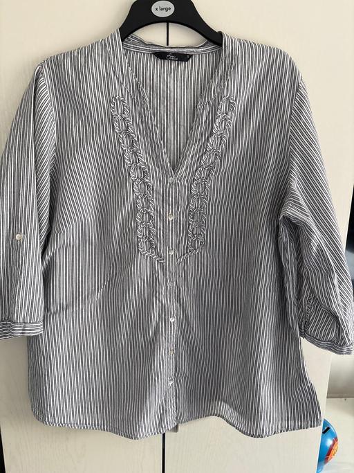  — Ladies blouse