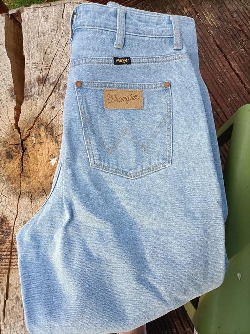  — wrangler mom jeans 30 x 32