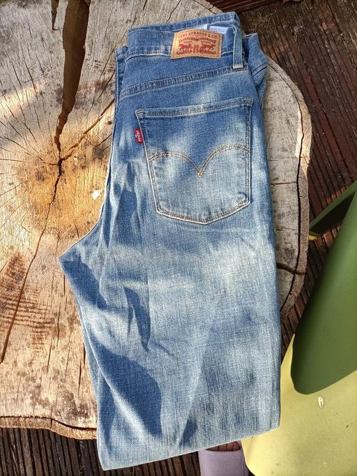 — levis jeans