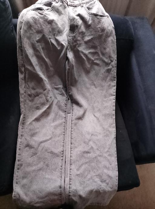  — Jeans
